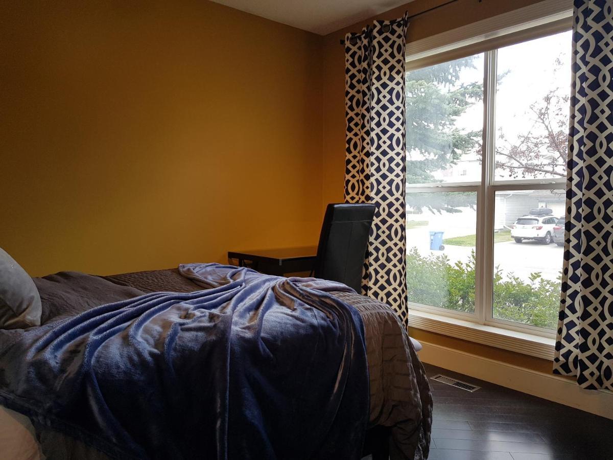 Tuscan Ridge Guesthouse Calgary West מראה חיצוני תמונה